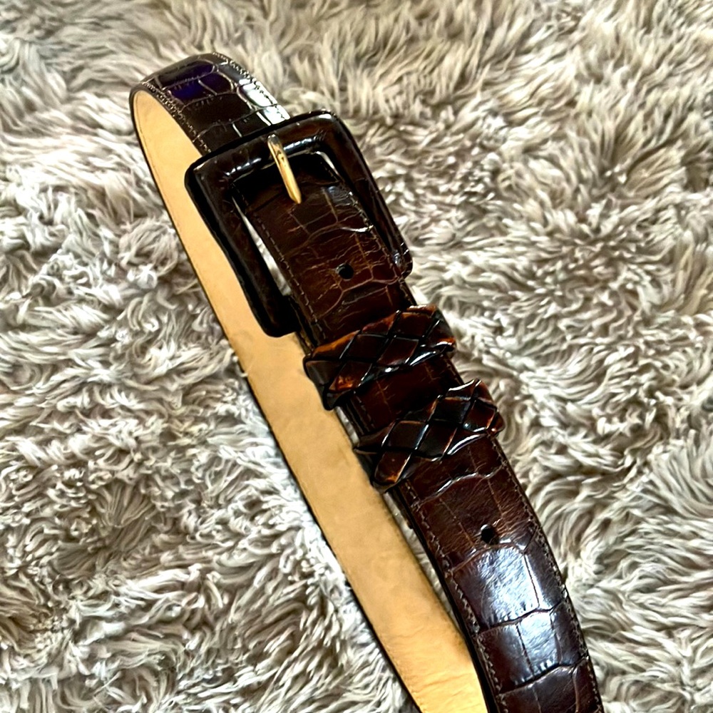 Brighton Leather Croc imprint belt in chocolate brown size medium. No stains.